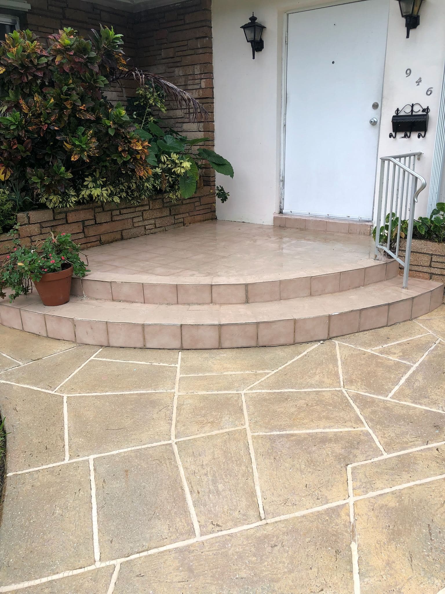 Clean paver entry steps — Finesse Cleaning, South Florida
