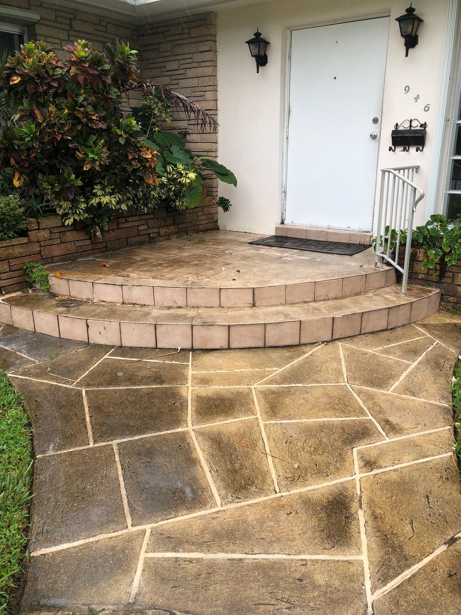 Clean paver entry steps — Finesse Cleaning, South Florida